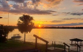 The Fifth Promise - A Cozy Lakehouse Retreat